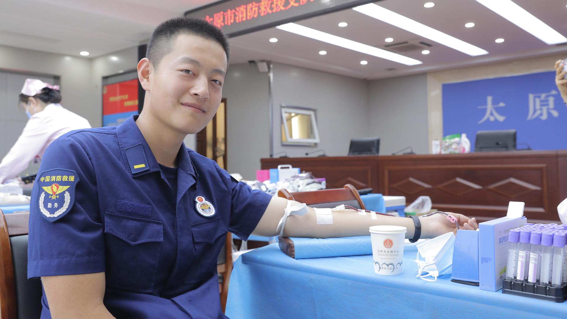獻血3萬毫升 捐款6萬余元 “火焰藍”用行動傳遞溫暖【6】