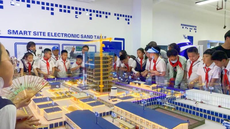 圖為山西工程職業學院隆重舉辦首次中小學生職業體驗、觀摩活動。