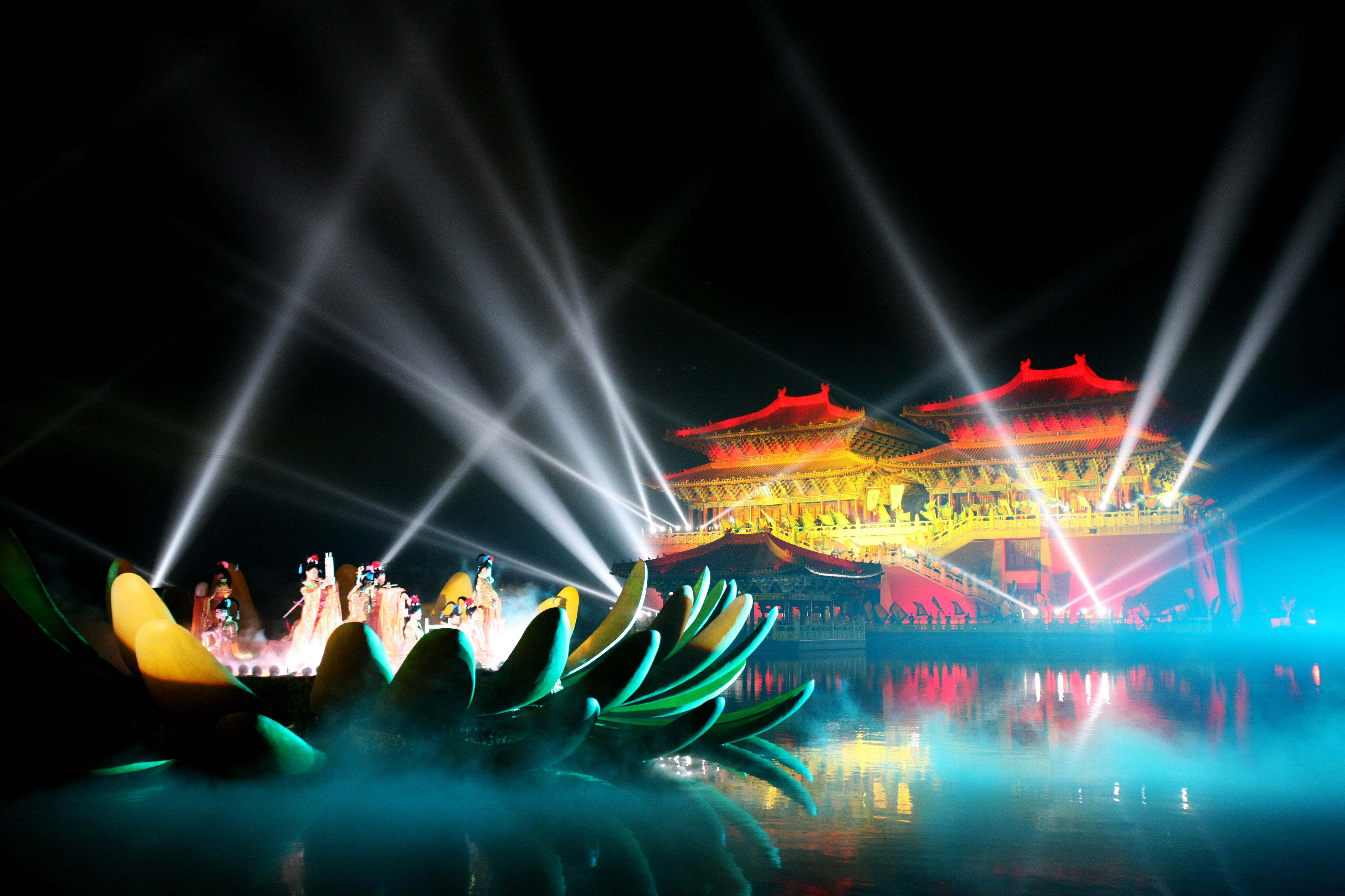 清明上河園演出。景區供圖