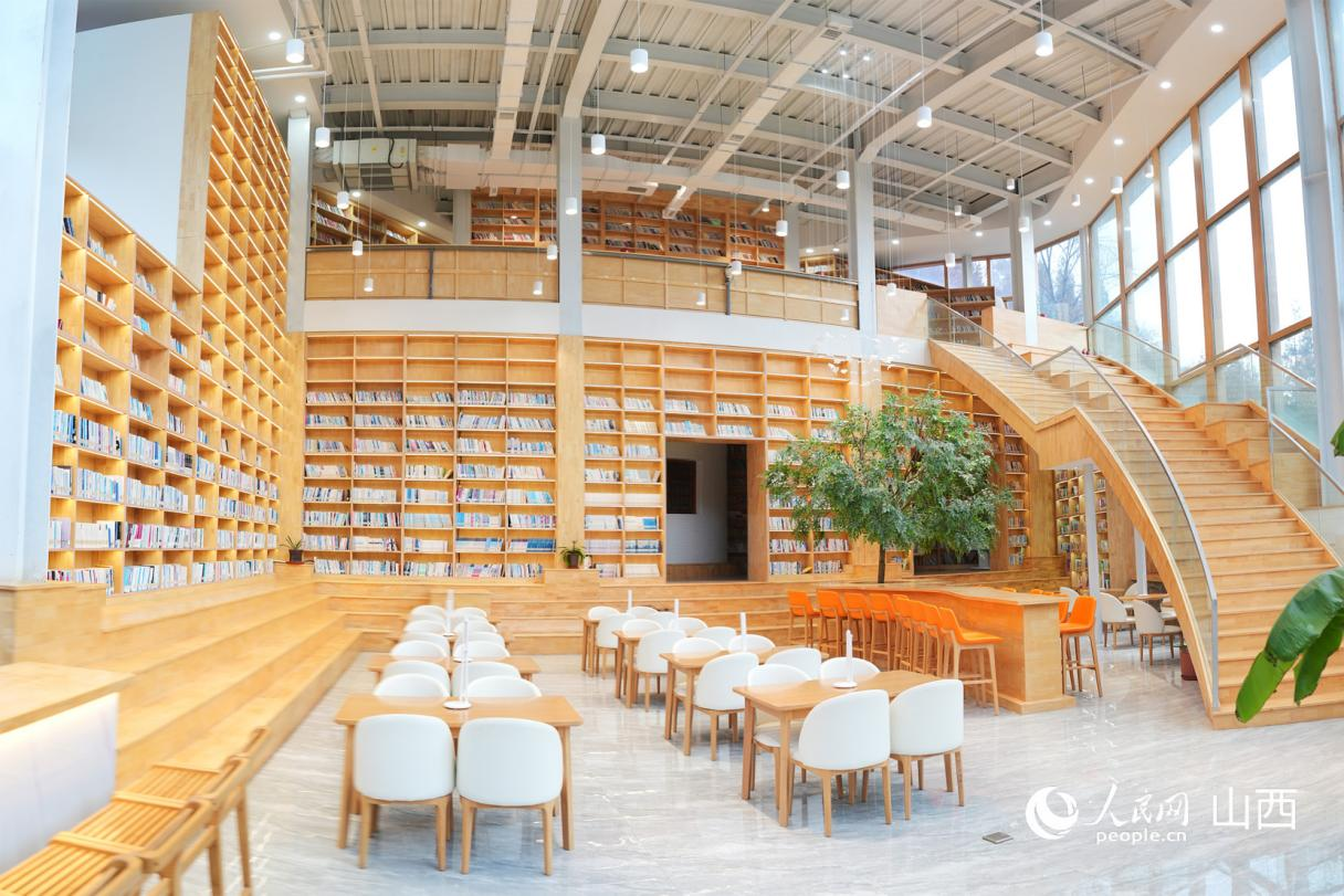 森棲小鎮里的圖書館。人民網 張超寧攝