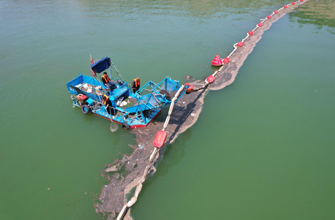 攔污浮排。